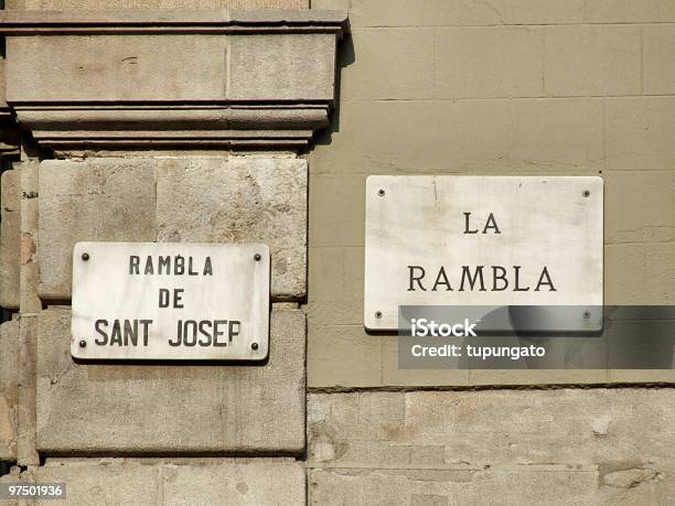Ла Рамбла В Барселоне — стоковые фотографии и другие картинки Архитектура - Архитектура, Барселона - Испания, Без людей