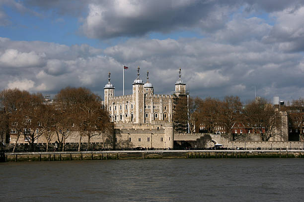 istock Tower of London 97502356