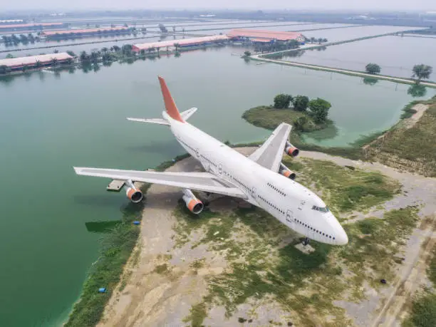 Photo of Abandoned aircraft in the reservoir area.