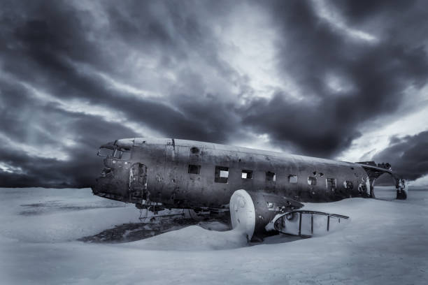 istock PLane wreck in iceland 975038514