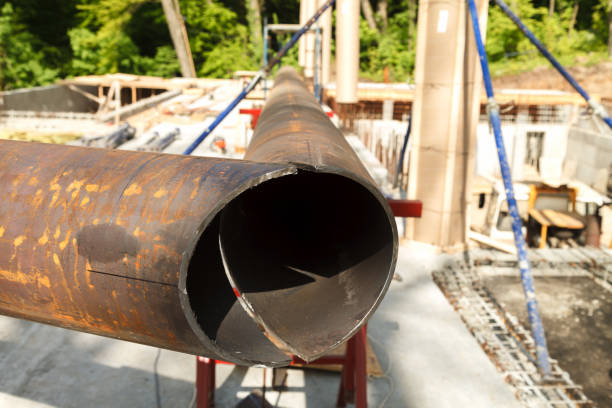 istock Cutting the edge of a metal pipe 975040014