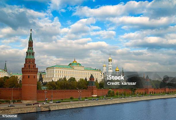 O Kremlin De Moscovo - Fotografias de stock e mais imagens de Admirar a Vista - Admirar a Vista, Ao Ar Livre, Capitais internacionais
