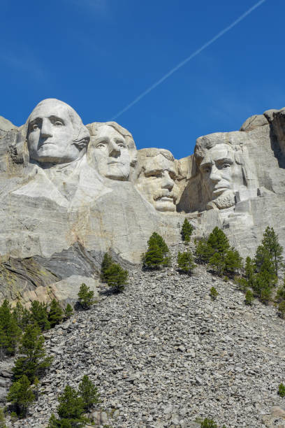 istock Mount Rushmore beautiful blue sky 975064380