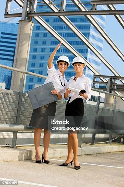 Junge Unternehmer Stockfoto und mehr Bilder von Arbeiten - Arbeiten, Architektin, Architekturberuf