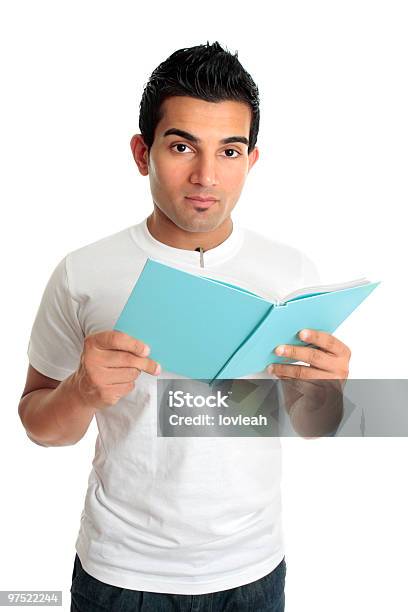 University College Student Con Libro Abierto Foto de stock y más banco de imágenes de Adolescente - Adolescente, Adulto, Adulto joven