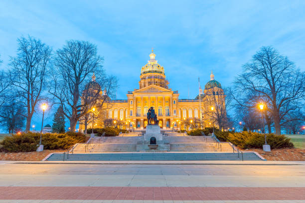 istock State Capitol in Des Moines, Iowa 975467104
