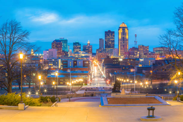istock Des Moines Iowa skyline in USA 975467114