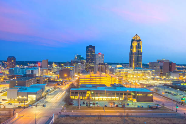 istock Des Moines Iowa skyline in USA 975467202