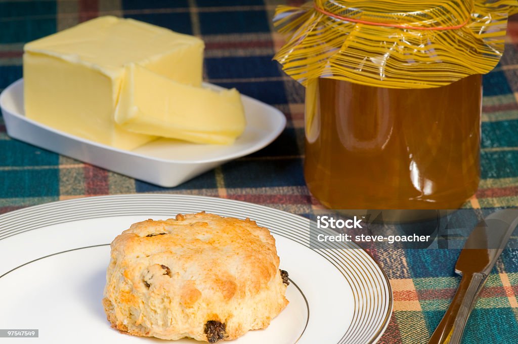 Marmelade und scone - Lizenzfrei Blätterteigbrötchen Stock-Foto