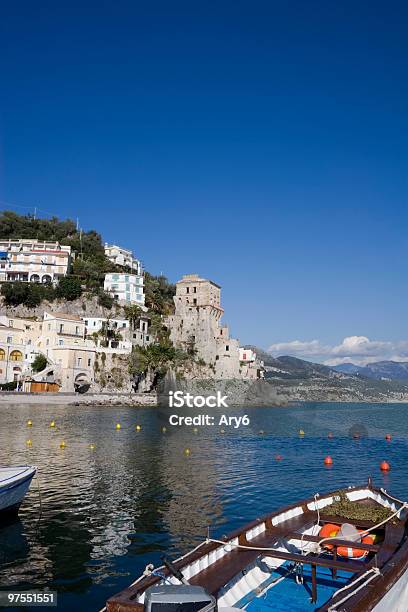 Torre Di Guardia Di Cetara Piccola Cittadina Costiera Amalfitana Italia - Fotografie stock e altre immagini di Amalfi