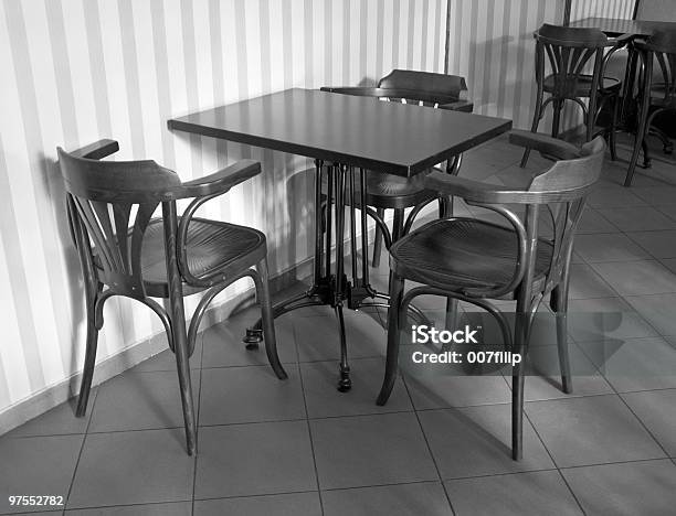 Café Interior - Fotografias de stock e mais imagens de Interior - Interior, Restaurante, Antigo