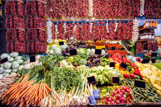 istock Market counter with vegetables in Budapest 975619168