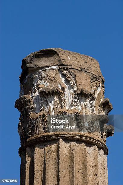 Capitale Colonna Nel Cielo - Fotografie stock e altre immagini di Ambientazione esterna - Ambientazione esterna, Archeologia, Architettura