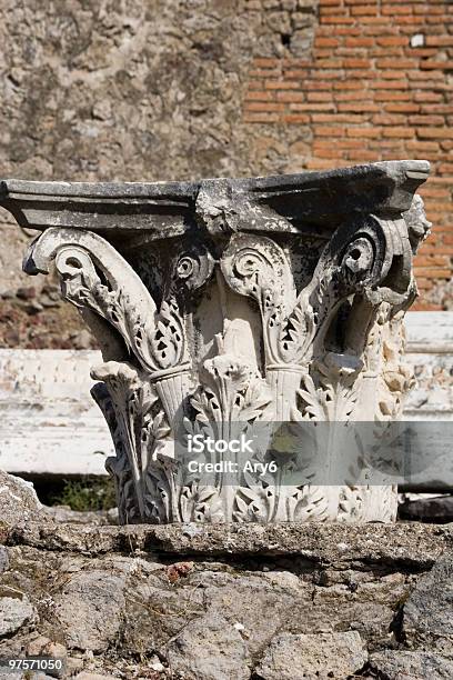 Colonna Capitale - Fotografie stock e altre immagini di Ambientazione esterna - Ambientazione esterna, Archeologia, Architettura