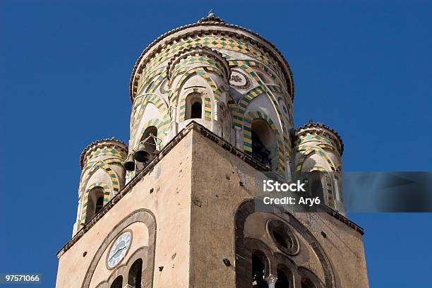 Campanile Primo Piano - Fotografie stock e altre immagini di Amalfi - Amalfi, Ambientazione esterna, Antico - Vecchio stile