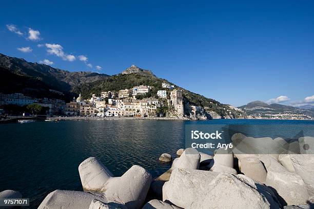 Cetara Piccola Cittadina Costiera Amalfitana Italia - Fotografie stock e altre immagini di Amalfi