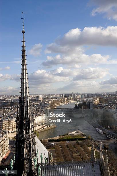 Parigi - Fotografie stock e altre immagini di Ambientazione esterna - Ambientazione esterna, Cielo, Città