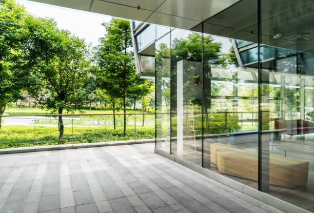istock Empty floor and modern office building in Sci-Tech Park ,chongqing,china 975814692