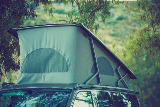 istock Tent on top of the camper 975882108
