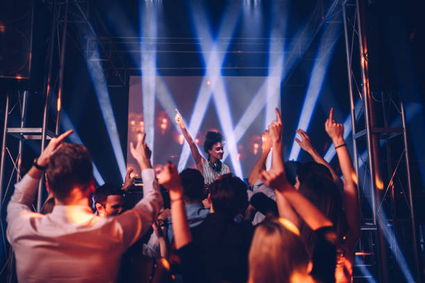 istock The club is the place to be 975897492