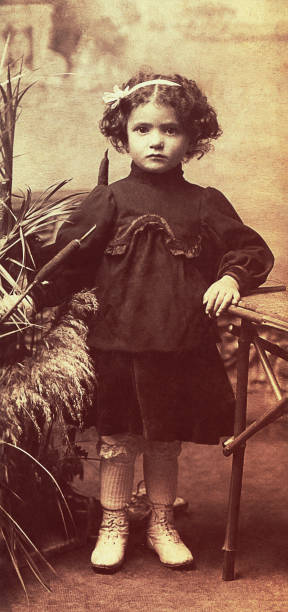istock Vintage cute little girl 975980030