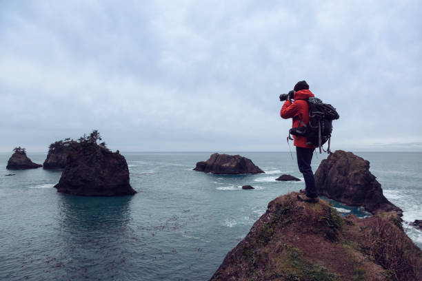 istock Photographer at Oregon Coast 976042058