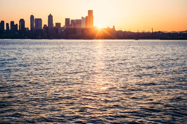 istock Seattle Waterfront Cityscape Sunrise 976069636