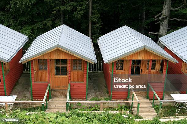 Foto de Casas e mais fotos de stock de Amarelo - Amarelo, Arquitetura, Bosque - Floresta