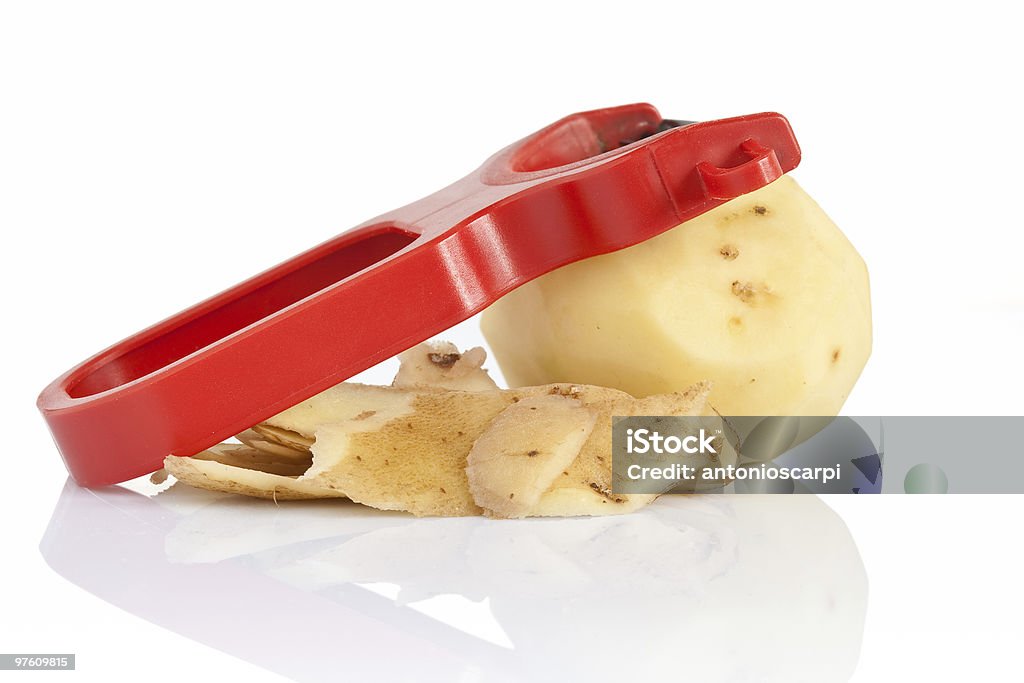 Kunststoff Schäler mit Kartoffeln - Lizenzfrei Ausrüstung und Geräte Stock-Foto