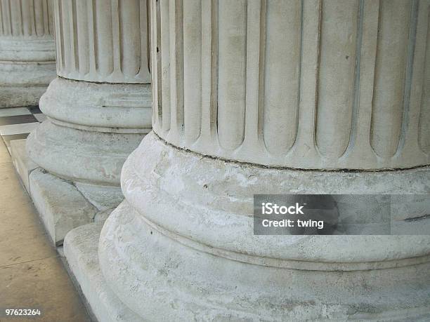 Nahaufnahme Säulen Stockfoto und mehr Bilder von Anwalt - Anwalt, Bibliothek, Kirche