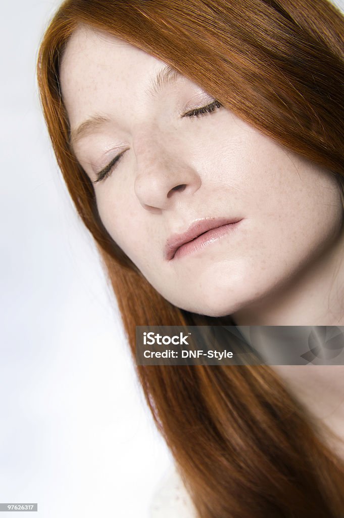 red freckles Zamknięte oczy - Zbiór zdjęć royalty-free (Białe tło)