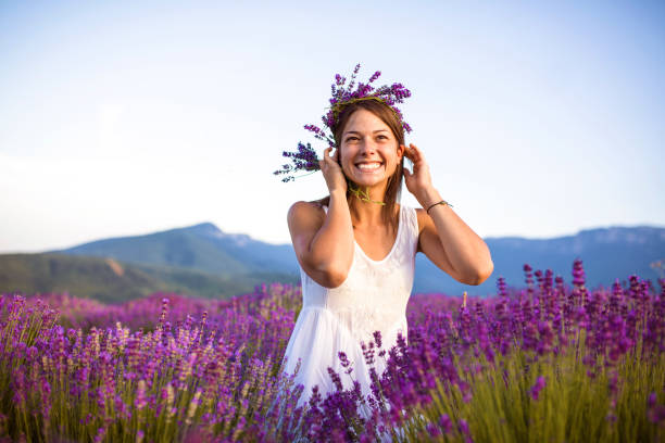 Vestidos De Dama De Honor De Color Lila - Banco de fotos e imágenes de stock - iStock Vestidos De Dama De Honor De Color Lila - Banco de fotos e imágenes de stock - iStock