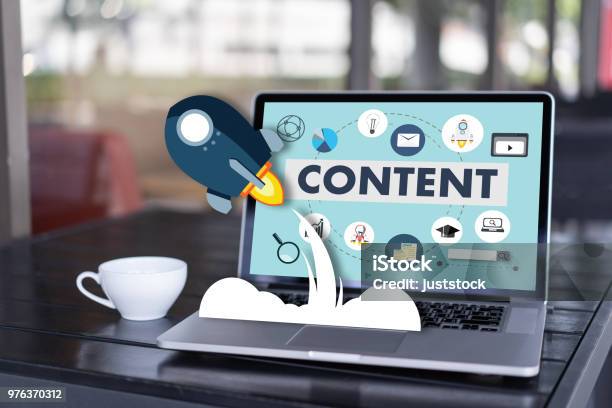 Content Marketing Contenuti Blog Media Publication Information Vision Concept - Fotografie stock e altre immagini di Contento