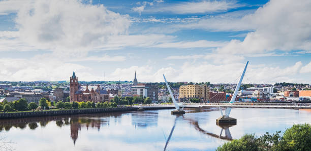 londonderry, reino unido de irlanda del norte de derry - northern ireland fotos fotografías e imágenes de stock