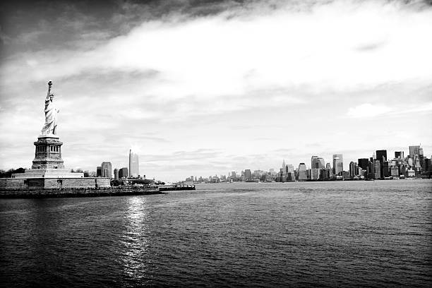 paisagem da cidade de nova york - new york city black and white city looking at view - fotografias e filmes do acervo