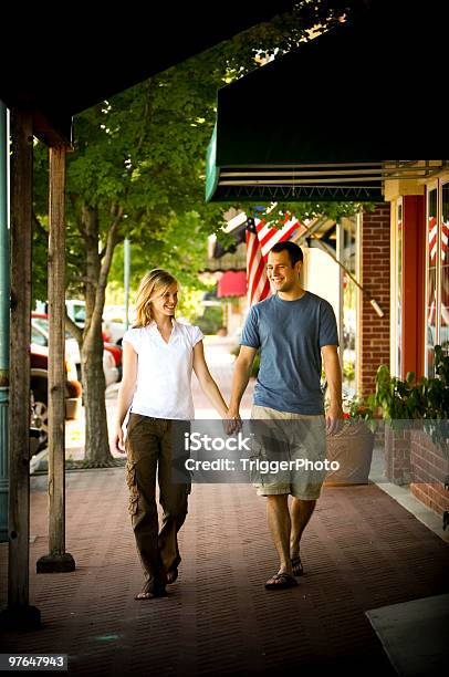 Casal Atraente Retratos - Fotografias de stock e mais imagens de Adolescente - Adolescente, Adolescência, Adulto