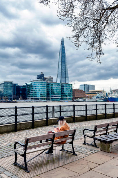 the shard, tallest building in uk, iconic architectural landmarks of london located on the southwark bank of the river thames in london, england - tower london england greater london inner london imagens e fotografias de stock