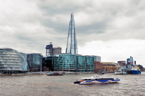 the shard, tallest building in uk, iconic architectural landmarks of london located on the southwark bank of the river thames in london, england - tower london england greater london inner london imagens e fotografias de stock