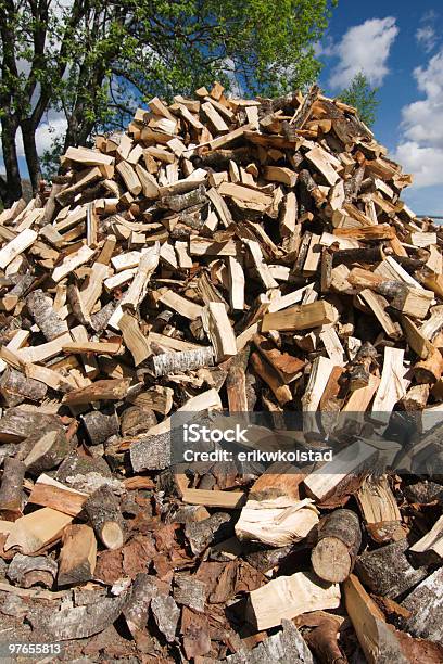 Drewno Opałowe - zdjęcia stockowe i więcej obrazów Bez ludzi - Bez ludzi, Chmura, Dostatek