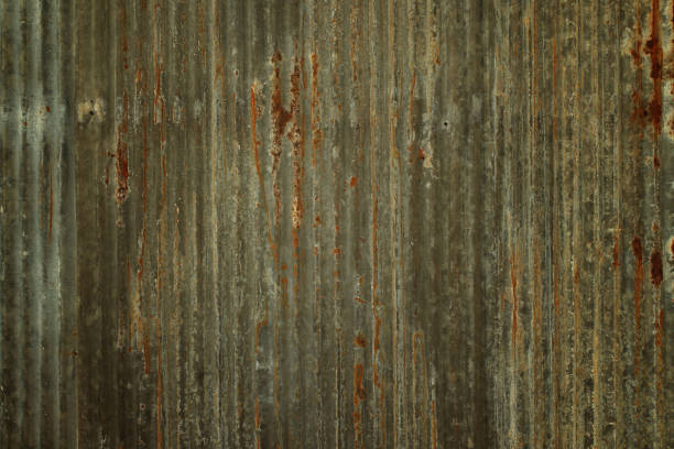 vieux fond de texture en métal rouillé ondulée. - corrugated iron tin rusty metallic photos et images de collection