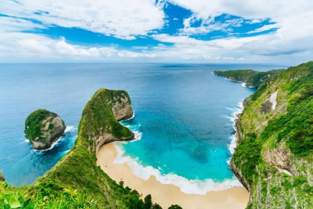 istock Kelingking beach, Nusa Penida 976620724