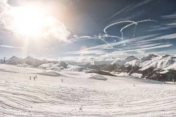 pista de esqui na jabkobshorn em davos na suíça - engadine switzerland europe clear sky - fotografias e filmes do acervo