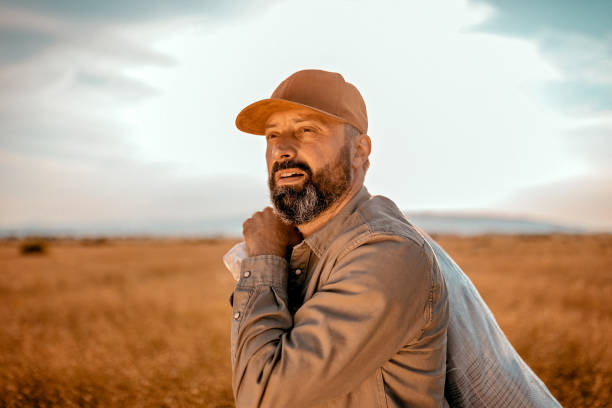 istock Farmers live is not easy 976680038