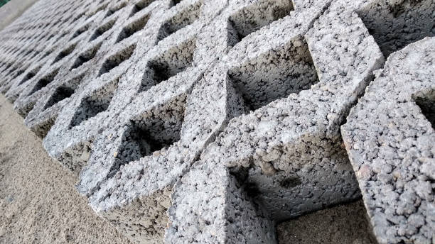 istock Placement of concrete slabs 976762756