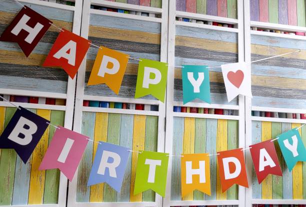 istock Happy birthday text on shabby chic wall 976789928