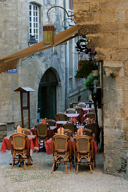 istock france restaurant 97684453