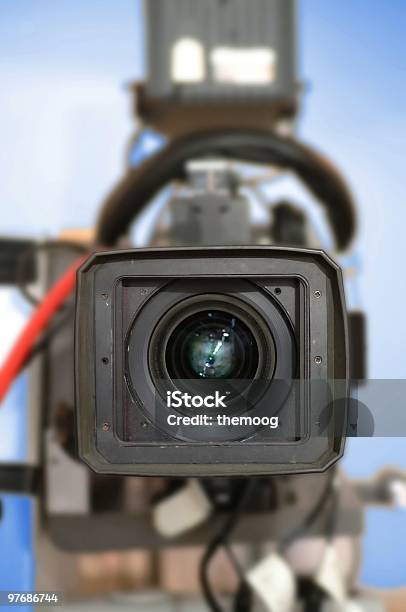 Videocamera Tv - Fotografie stock e altre immagini di Composizione verticale - Composizione verticale, Emissione radio-televisiva, Fotografare