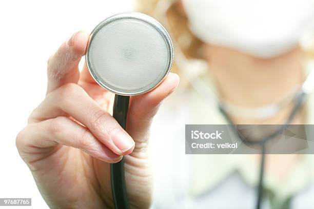 Foto de Médico e mais fotos de stock de Adulto - Adulto, Branco, Casaco