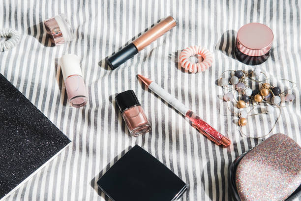 istock Woman's glamour beauty products flatlay 977094786