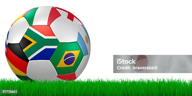 Campeonato Do Mundo De 2010 Bola De Futebol Na Gramatraçado De Recorte - Fotografias de stock e mais imagens de 2010